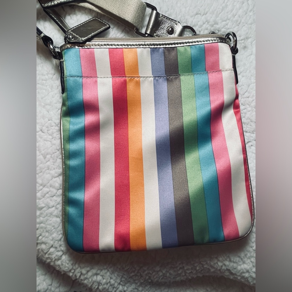 NWOT-Coach Julia Legacy Swing Pack - Picture 2 of 9